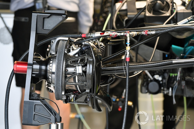 Mercedes-Benz F1 W08 front brake and wheel hub detail