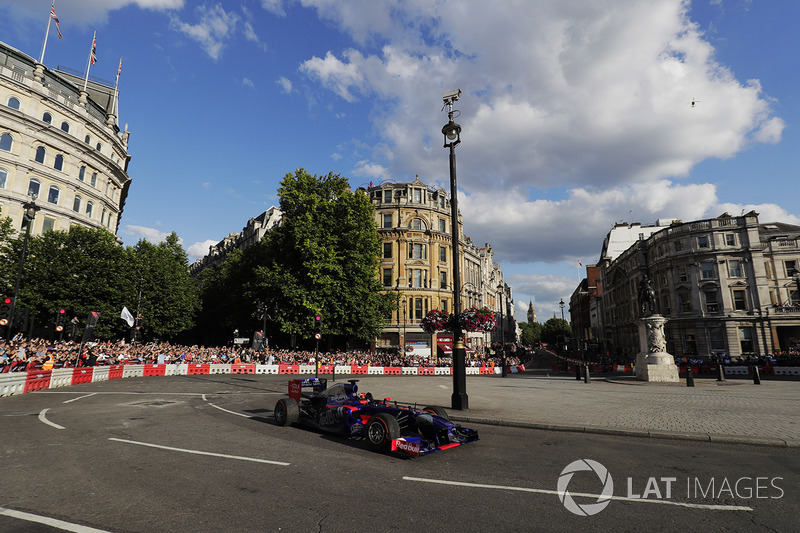 Carlos Sainz Jr., Scuderia Toro Rosso