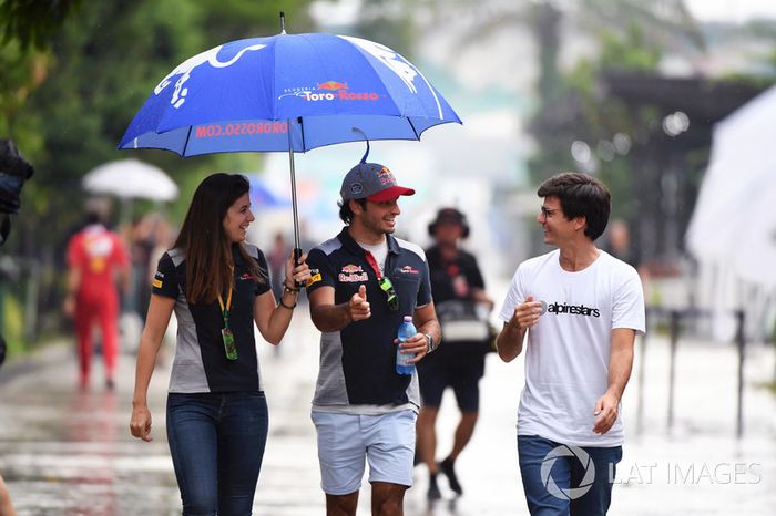 Carlos Sainz Jr., Scuderia Toro Rosso y Tabatha Valles, Scuderia Toro Rosso encargada de prensa