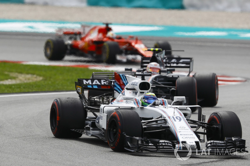 Felipe Massa, Williams FW40, Kevin Magnussen, Haas F1 Team VF-17
