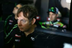 Un technicien de Jonathan Rea, Kawasaki Racing