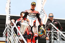 Il vincitore della gara Chaz Davies, Ducati Team