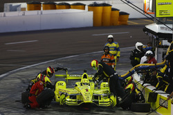 Simon Pagenaud, Team Penske Chevrolet makes a pit stop