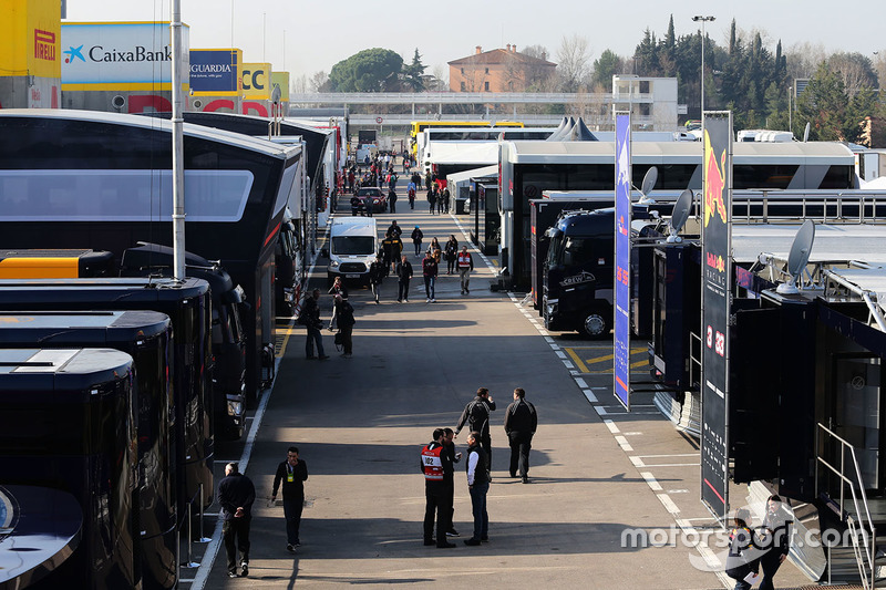 Paddock atmosphere