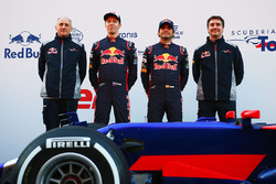 Franz Tost, Scuderia Toro Rosso Team Principal, Daniil Kvyat, Carlos Sainz Jr., Scuderia Toro Rosso STR12, James Key, Scuderia Toro Rosso Technical Director