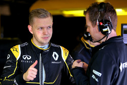 Kevin Magnussen, Renault Sport F1 Team et Chris Richards, Renault Sport F1 Team