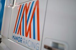 Le logo Manor Racing sur un camion