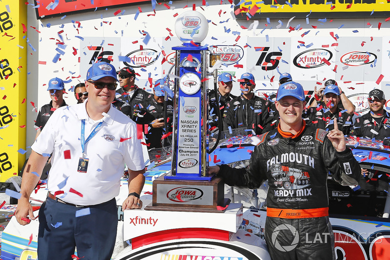 Ganador de la carrera Ryan Preece, Joe Gibbs Racing Toyota