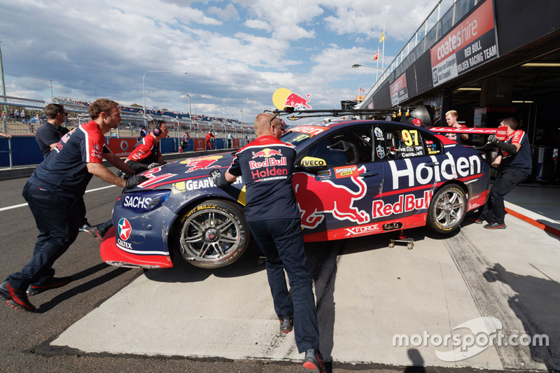 La voiture de Shane van Gisbergen, Triple Eight Race Engineering Holden après son accident