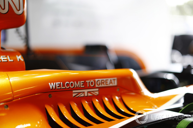 Kokpit detay, McLaren MCL32
