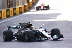 Lewis Hamilton, Mercedes AMG F1 W08 leads Sebastian Vettel, Ferrari SF70H