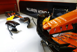 Nose detail of the McLaren MCL32 Honda