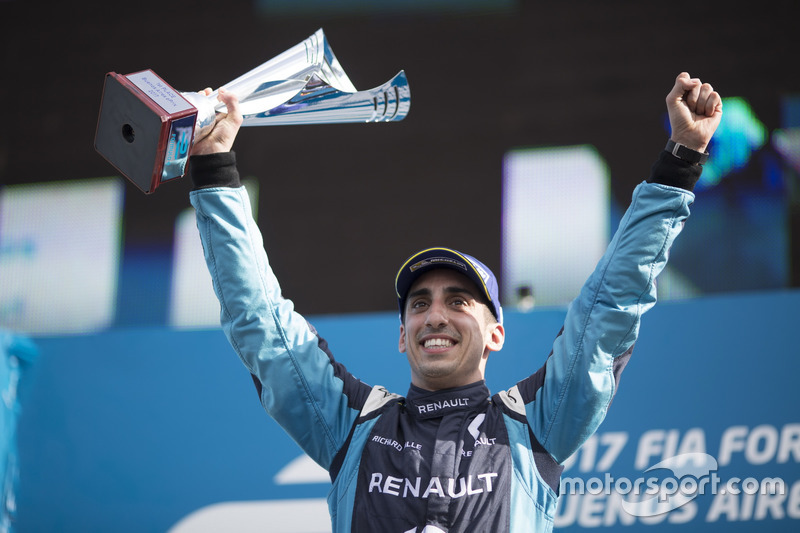 Podio: il vincitore della gara Sébastien Buemi, Renault e.Dams