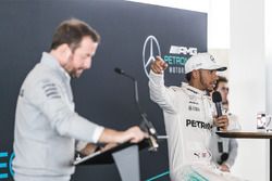Льюис Хэмилтон, Mercedes AMG F1 W08