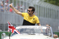 Jolyon Palmer, Renault Sport F1 Team, in the drivers parade