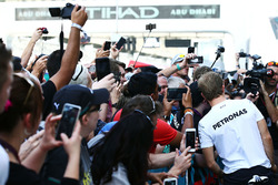 Nico Rosberg, Mercedes AMG F1 avec des fans