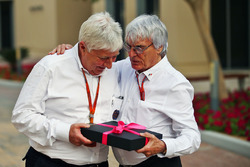 Herbie Blash, Delegado de la FIA y Bernie Ecclestone