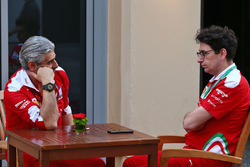 Maurizio Arrivabene, Ferrari, Teamchef; Mattia Binotto, Ferrari, Technikchef