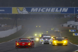 GT start: #62 Risi Competizione Ferrari 488 GTE: Toni Vilander, Giancarlo Fisichella, Alessandro Pier Guidi leads