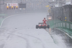 Kimi Raikkonen, Ferrari SF16-H crashed out of the race