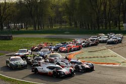 Gruppenfoto: Autos für die WEC-Saison 2017