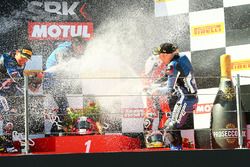 Podium : le vainqueur Lucas Mahias, GRT Yamaha Official WorldSSP Team, le deuxième, Sheridan Morais, Kallio Racing, le troisième, P.J. Jacobsen, MV Agusta