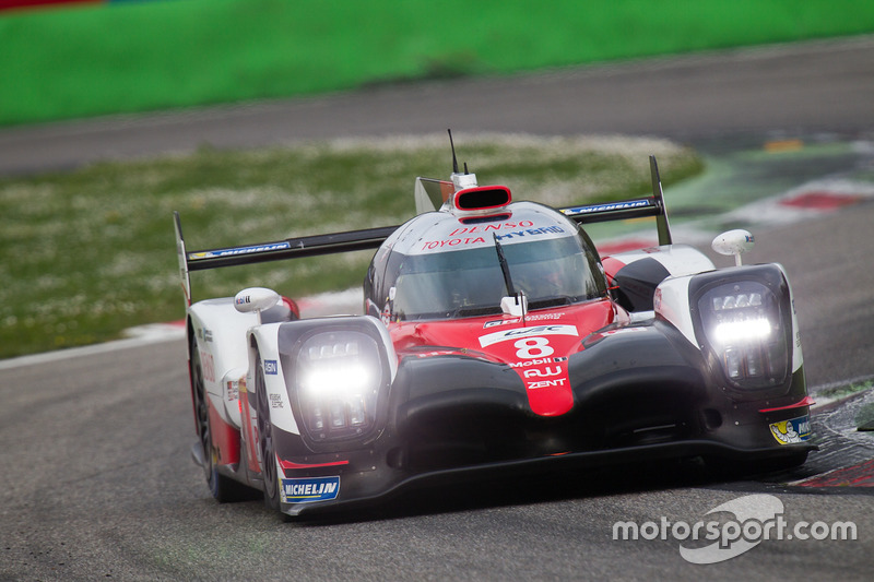 #8 Toyota Gazoo Racing Toyota TS050 Hybrid: Anthony Davidson, Nicolas Lapierre, Kazuki Nakajima