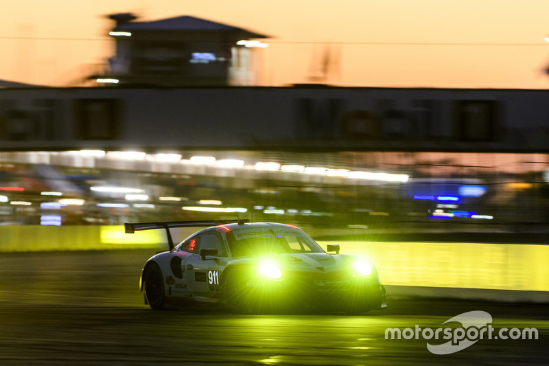 #911 Porsche Team North America Porsche 911 RSR: Patrick Pilet, Dirk Werner, Frédéric Makowiecki