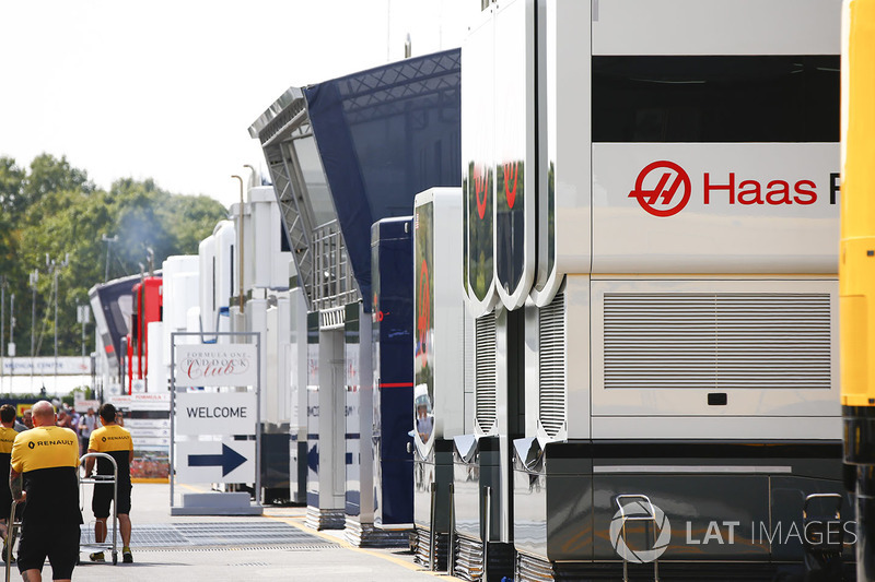 Team transporters in the paddock
