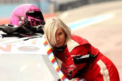 Milou Mets, DF1 Racing