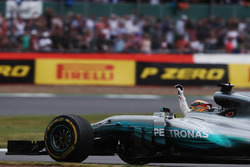 Lewis Hamilton, Mercedes AMG F1 W08, waves to fans