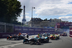Nelson Piquet Jr., NEXTEV TCR Formula E Team, leads Jérôme d'Ambrosio, Dragon Racing, and Lucas di Grassi, ABT Schaeffler Audi Sport