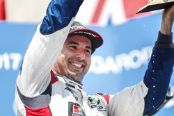 Podium: le vainqueur Mehdi Bennani, Sébastien Loeb Racing, Citroën C-Elysée WTCC