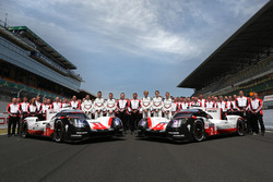 #1 Porsche Team Porsche 919 Hybrid: Neel Jani, Andre Lotterer, Nick Tandy, #2 Porsche Team Porsche 919 Hybrid: Timo Bernhard, Earl Bamber, Brendon Hartley
