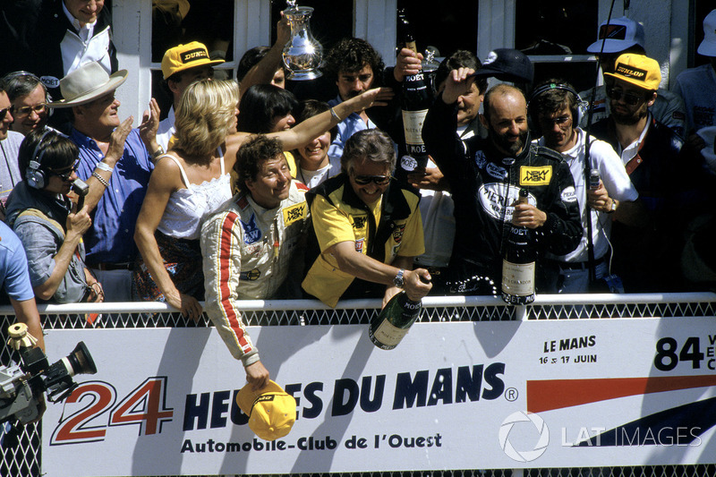 Podio. ganadores de la carrera Klaus Ludwig, Henri Pescarolo, Porsche 956