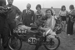 Race winner Angel Nieto, Derbi
