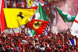 The tifosi invades the track