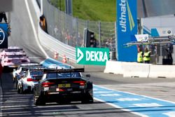 DTM-Autos in der Boxengasse in Spielberg