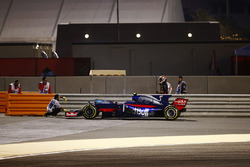 Болід Карлоса Сайнса., Scuderia Toro Rosso STR12, зупинився