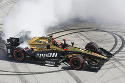 Race winner James Hinchcliffe, Schmidt Peterson Motorsports Honda