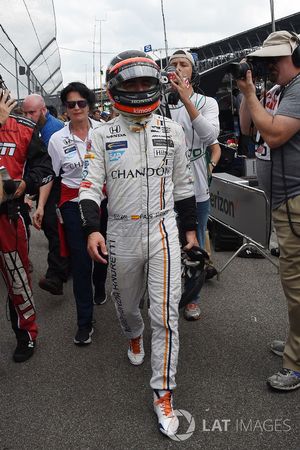 Fernando Alonso, Andretti Autosport Honda, revient au stand après son abandon