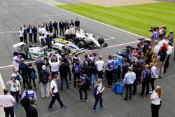 Sir Frank Williams and Patrick Head pose between a Williams FW40, FW11 Honda and FW08 with Antonio Pizzonia, Martin Brundle, Paul di Resta, Jason Plato, Felipe Massa, Williams, Lance Stroll, Williams, Riccardo Patrese, Nigel Mansell, Keke Rosberg, Damon Hill, Nico Rosberg, David Coulthard, Alex Wurz, Karun Chandhok and Pastor Maldonado