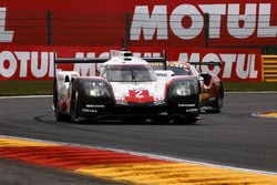 #2 Porsche Team Porsche 919 Hybrid: Timo Bernhard, Earl Bamber, Brendon Hartley