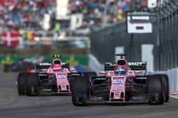 Sergio Perez, Sahara Force India VJM10, Esteban Ocon, Sahara Force India VJM10