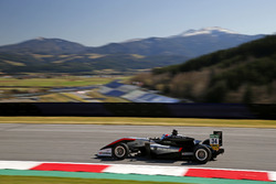 Джейк Хьюз, Hitech Grand Prix, Dallara F317 – Mercedes-Benz