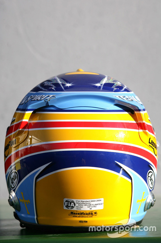 Casco de Fernando Alonso en 2006