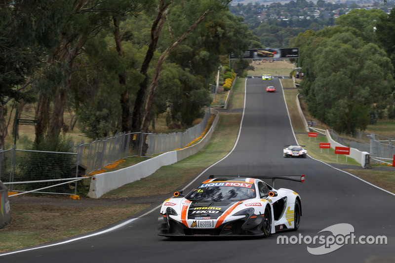 #1 Tekno Autosports / McLaren GT, McLaren 650s GT3: Alvaro Parente, Rob Bell, Co^me Ledogar