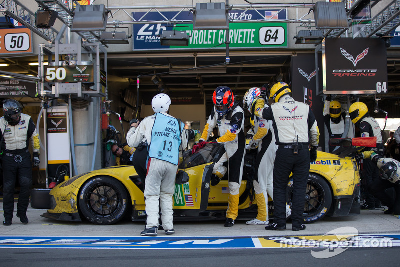 #64 Corvette Racing Corvette C7.R: Oliver Gavin, Tommy Milner, Marcel Fassler