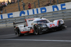 #2 Porsche Team Porsche 919 Hybrid: Timo Bernhard, Earl Bamber, Brendon Hartley