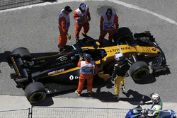 Sergey Sirotkin, Renault Sport F1 Team RS17 stops on track